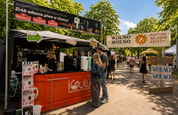 Relacja iGulu z festiwalu Wolno Wolno 2026 w Warszawie. Poznaj bezalkoholowe napoje fermentowane oraz dwóch bohaterów stoiska: buzę jaglaną i domowy ginger beer.